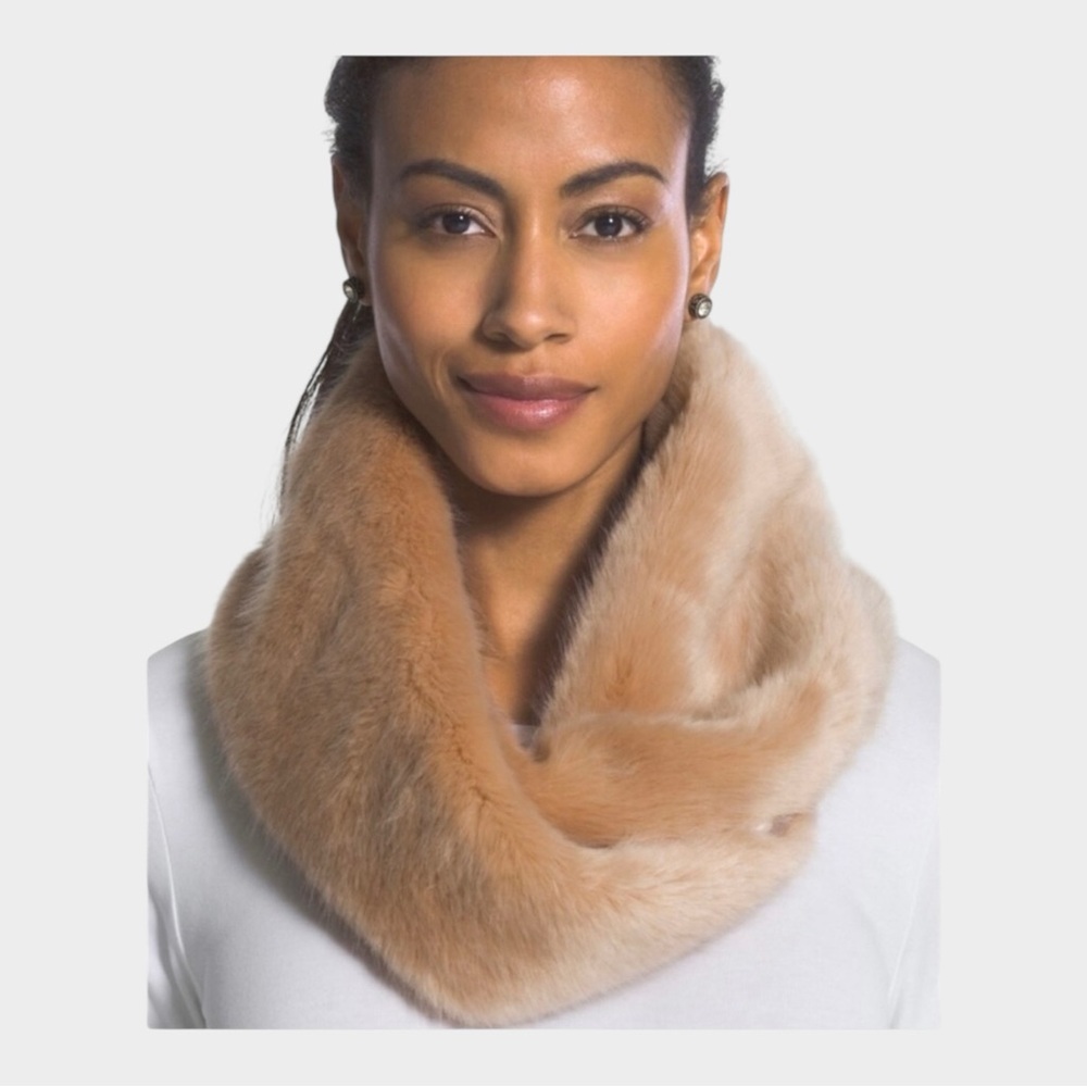 Chico’s Faux Fur Snood Scarf in Blush Pink NWOT